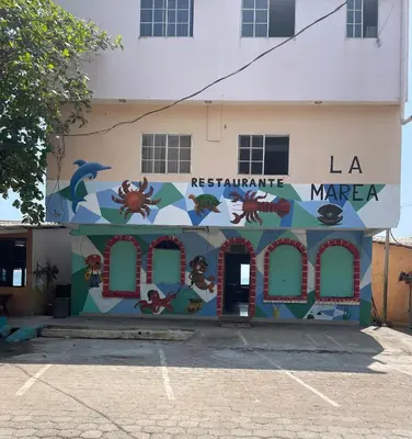 a building with a mural on the side of it at Playa El Obispo F La Libertad Playa El Obispo in La Libertad